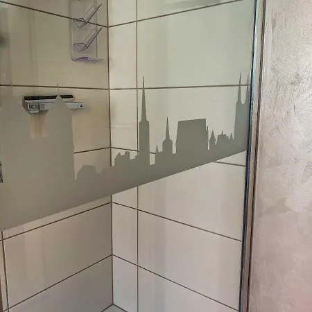 Am Mathildenbrunnen Gross Apartment *