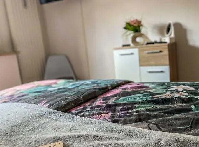 Am Mathildenbrunnen Gross 公寓